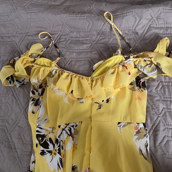 Yellow dress - Picture 4 of 4